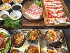 -围炉肉舍•炭烤活鳗•丹东海鲜烤肉(步行街店)