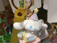 -名创优品(北京新中关购物中心地铁层店)