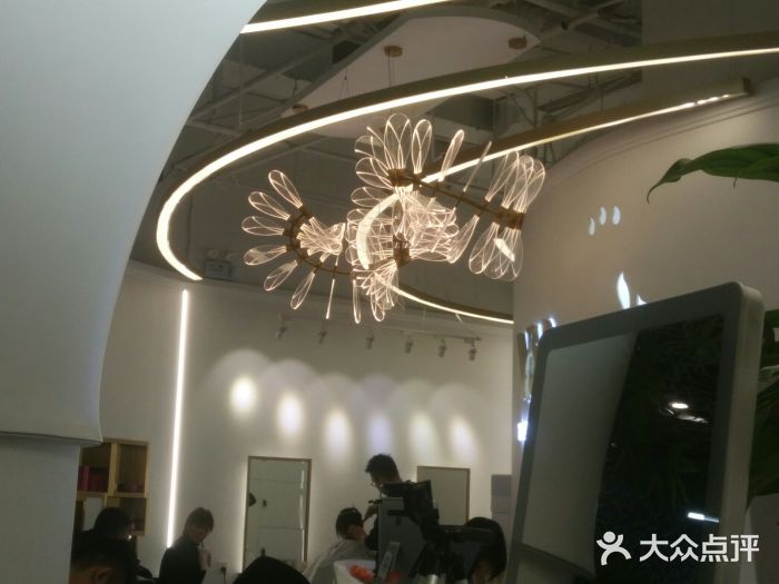 MYYF SALON烫发染发图片