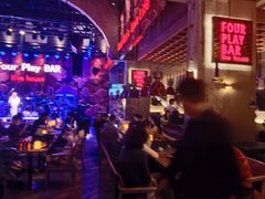 -FOUR PLAY BAR