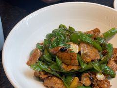 -鱼鲜饭香·招牌汽锅剁椒鱼头王