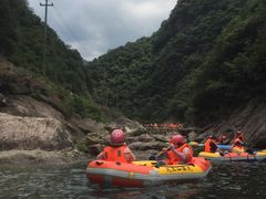 -安吉龙王山峡谷漂流