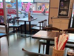 大堂-李先生牛肉面大王(营口大润发店)