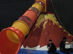 -嘿哟动霸CHUA·新潮玩运动娱乐中心·蹦床滑冰团建乐园