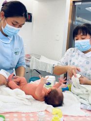 -盈月阁母婴护理中心·月子中心·月嫂育儿嫂