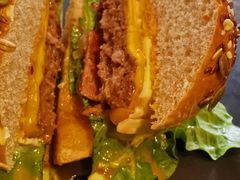 -HIGH FIVE哈福手工汉堡(桂林路店)