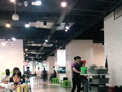 大堂-凤凰路何眼镜香辣蟹(花果园店)
