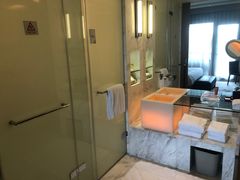 -上海滴水湖皇冠假日酒店