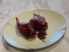 脆皮妙龄鸽-新荣记(新源南路店)