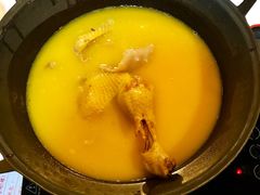 -鲜入围煮花胶鸡海鲜火锅