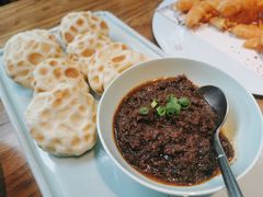 鲅鱼酱配石头饼-聚缘堂·海鲜私房菜(松岭路店)