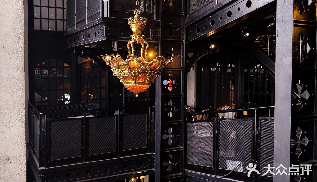 情侣码住！平安金融中心生日浪漫指南✨