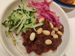 梅飞特色炸酱面-梅飞酒家(名辉豪庭店)