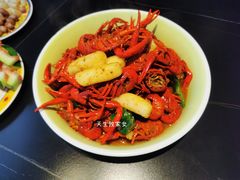 招牌黄焖龙虾-虾乐园龙虾·烧烤夜宵(中山公园店)