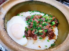 窝蛋牛肉饭-红星光发煲仔饭(文海店)