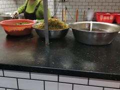 自助调料区-覃肥叔桂林米粉(粮道街店)