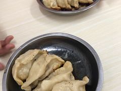 -黄阿姨锅贴大王(万航渡路店)
