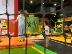 -蹦蹦跳跳(新奥购物中心店)