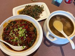 -湖泉水云间餐厅·弥勒地道菜(B座店)