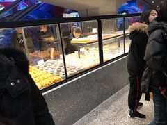 面包甜点陈列柜-LELECHA乐乐茶(上海五角场万达广场店)