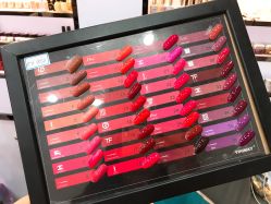 -美斯洛美甲美睫连锁店