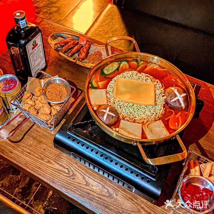 要嗨就来这里！大菠萝音乐餐吧！