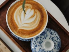 拿铁-Huii cafe&bar 绘咖啡(U37店)