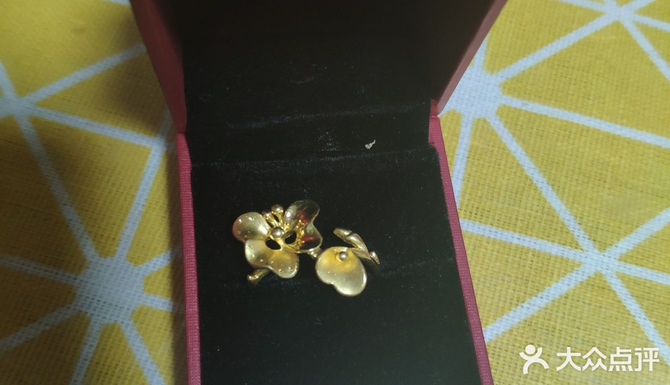 售后:因为一直没有戴过,压箱底了