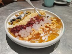 彩虹乌龙冰粉-姚姚酸菜鱼·金戈戈香港豉油鸡(喜荟城联名店)