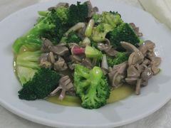 西兰花炒肾球-醉贤居