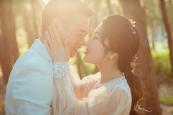 -现代经典婚纱摄影