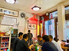 大堂-六爷门框百年卤煮