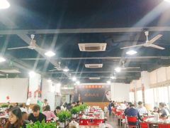 大堂-皖北巫氏三胖地锅鸡(长淮总店)