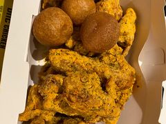 -BHC炸鸡(明洞总店)