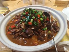 -头上红煨盐鸡·非遗院子餐厅