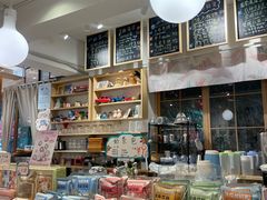 -猫的天空之城概念书店(束河店)