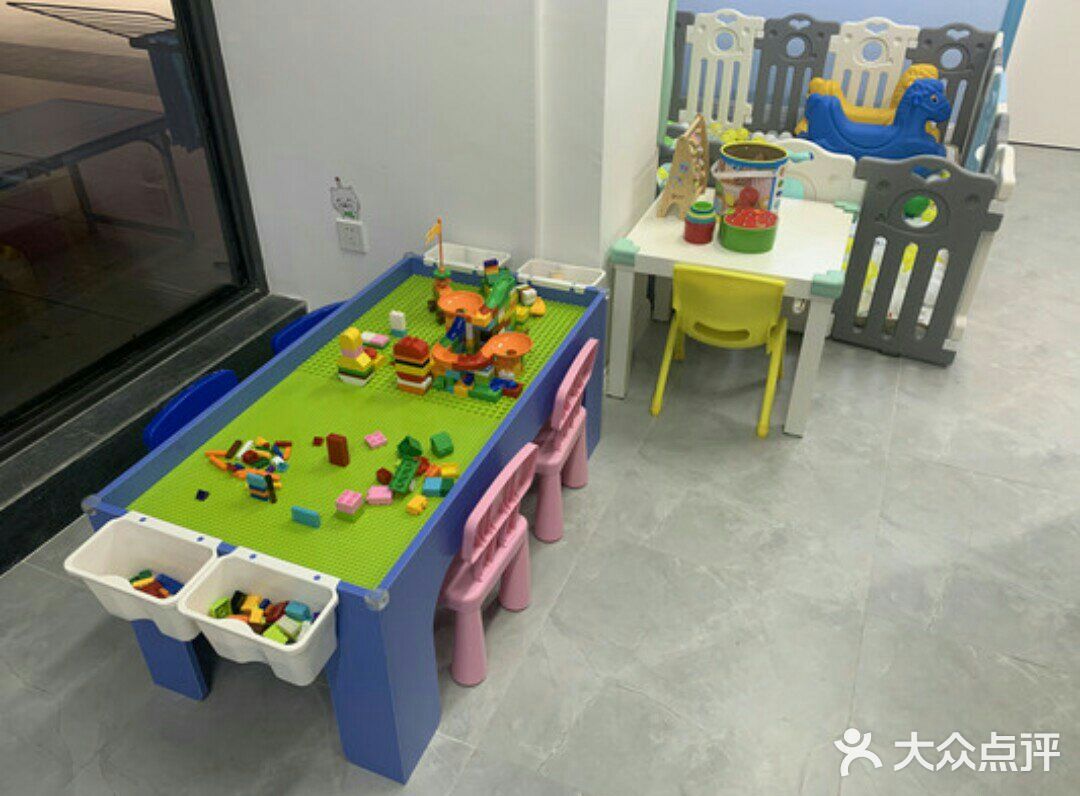 幼儿娱乐+游泳的好地方