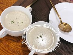 蘑菇奶油浓汤-LUCCA卢卡西班牙海鲜饭(远洋广场店)
