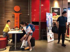 -麦当劳(汉口火车站候车室店)
