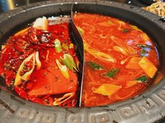 -宽板凳老灶火锅(台湾街店)