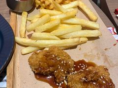 -必胜客(上海华谊新所店)