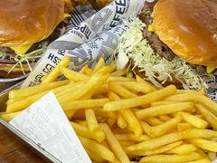-TRIPS BURGER(大钟寺店)