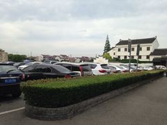 -新场古镇-停车场