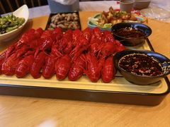 -肥肥虾庄·金牌油焖大虾(首义路店)