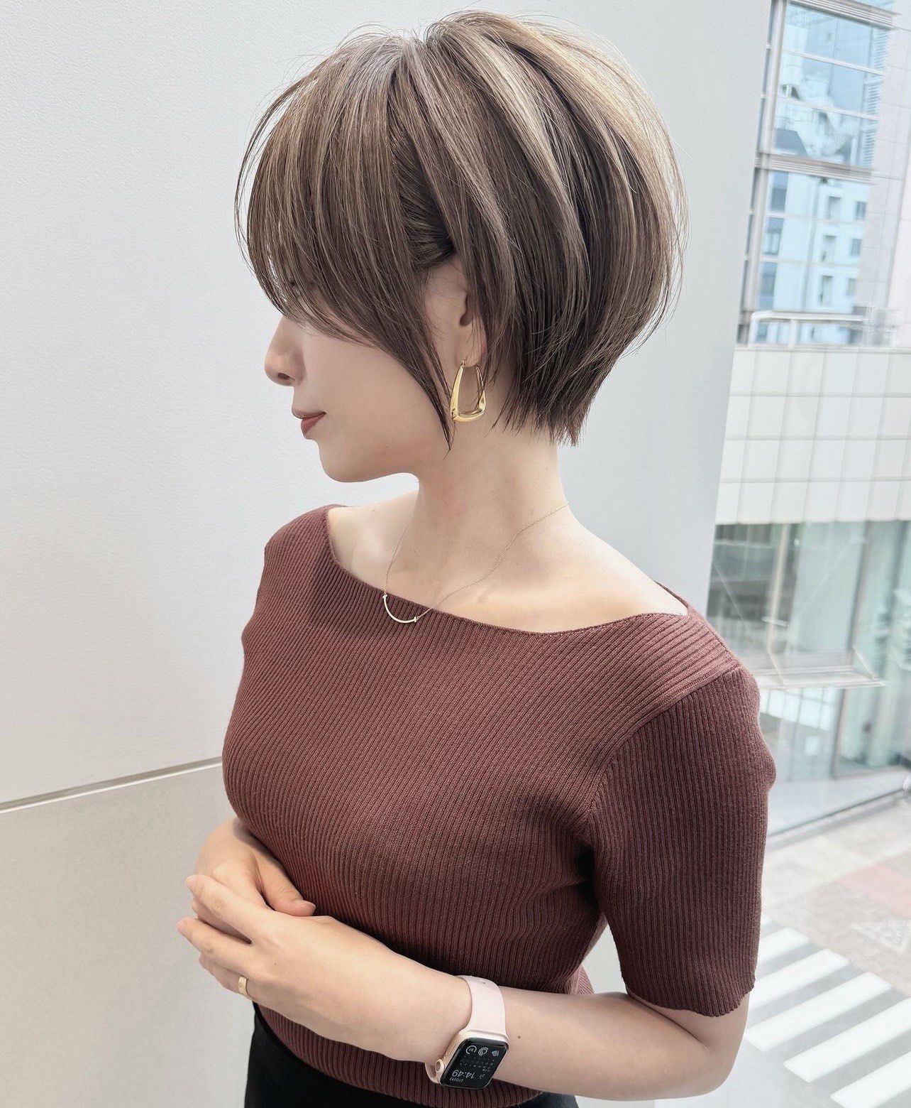 无论是经典的波波头,还是流行的短发碎发,都能让你在人群中脱颖而出