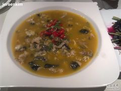 酸汤牛蛙 -莲餐厅·湖北菜·藕汤是头牌(愚园路店)