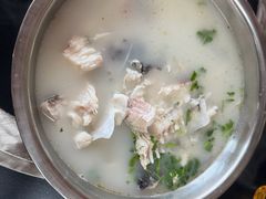 -雪湖煜辰鱼头老店(雪野湖店)
