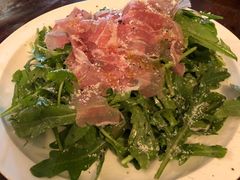 芝麻菜沙拉-羽深肉铺 Steak & Wine