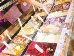 -Gelateria Dondoli