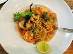 -Chom Cafe and Restaurant